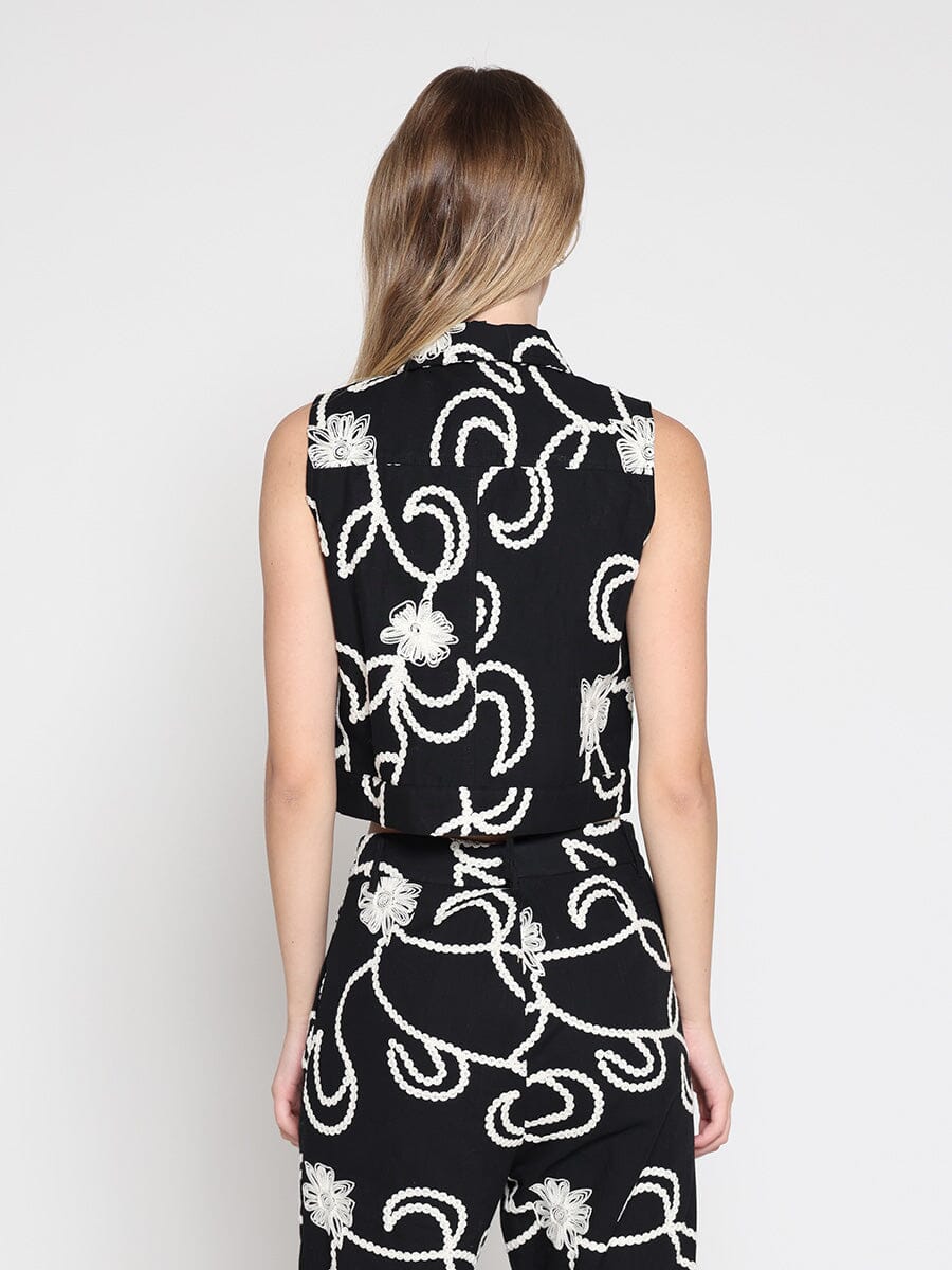 Gracia Fashion Women's Sleeveless embroidered button down vest